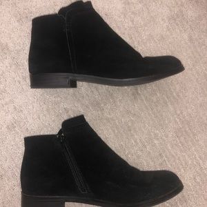 STEVE MADDEN BLACK BOOTIES